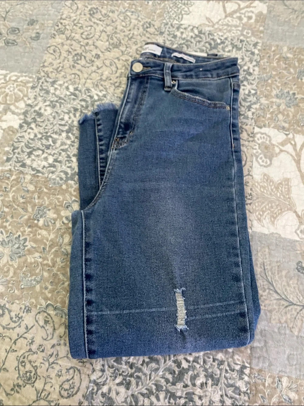 YMI Dark Wash Cropped Ankle Jeans